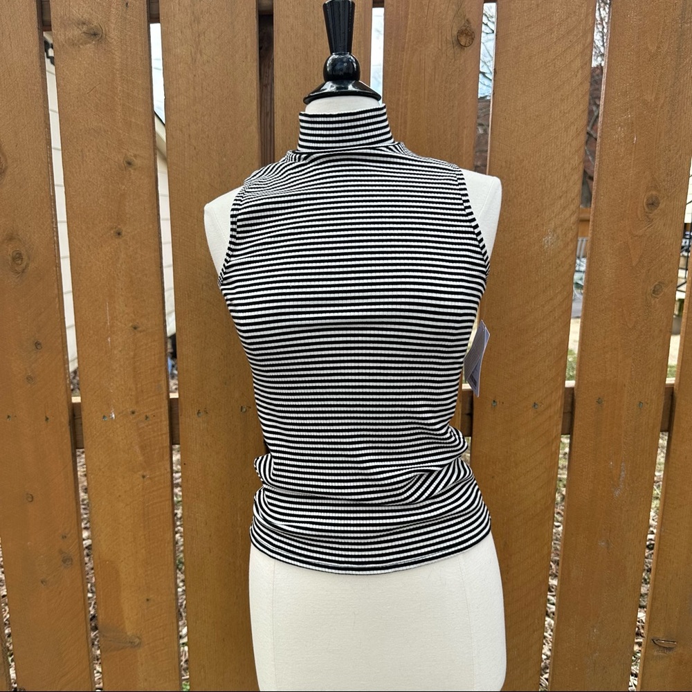 NWT Athleta Turtleneck Tank Top
